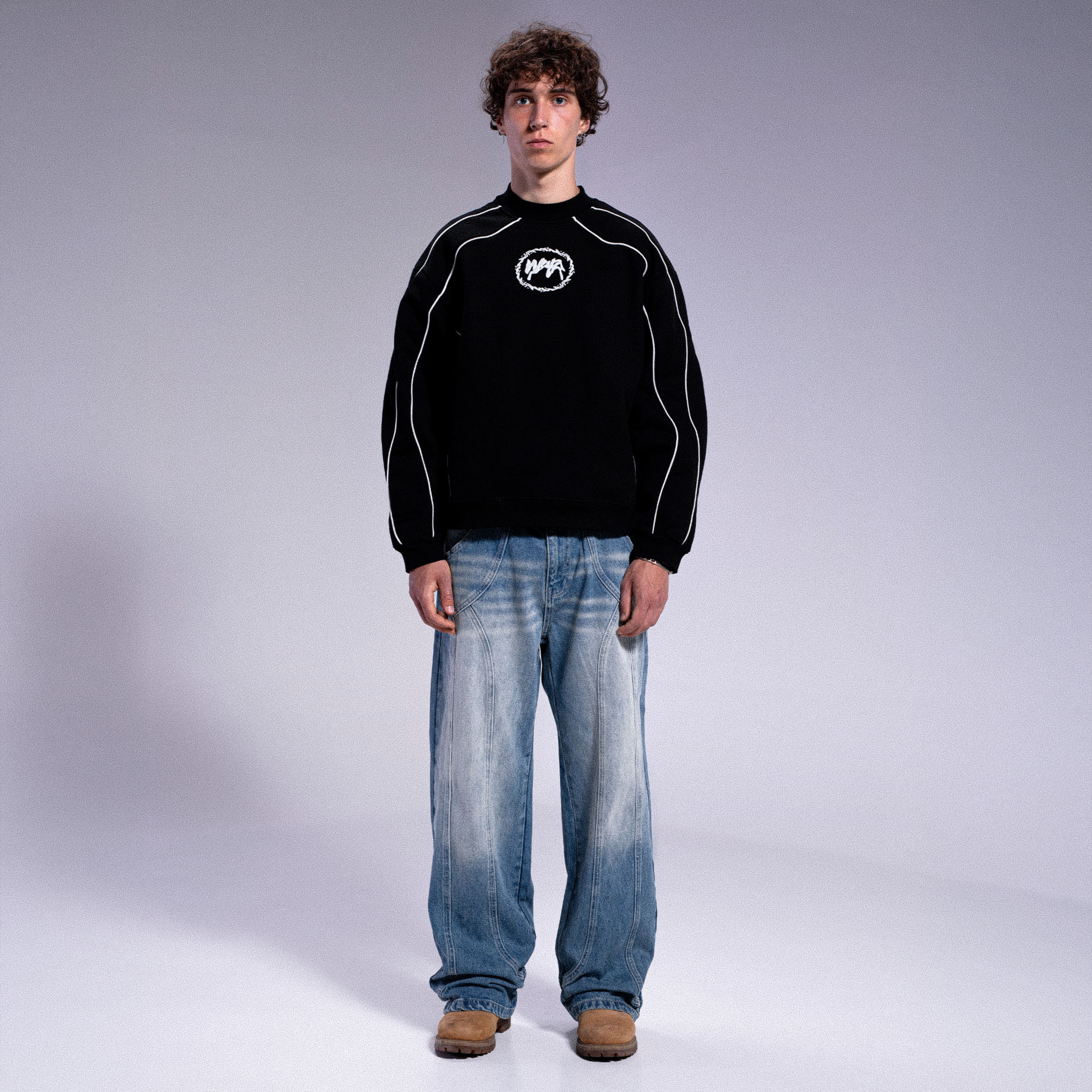 BLACK SOFT CREWNECK
